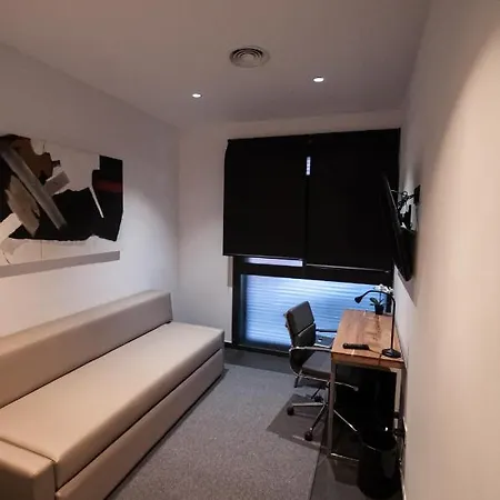 Guest house Comfortwork Barcelona Airport 24h Auto-check In