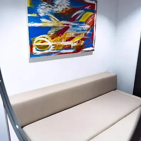 Comfortwork Barcelona Airport 24h Auto-check In Guest house *