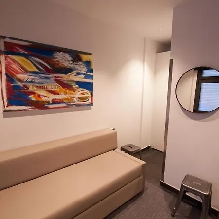 Comfortwork Barcelona Airport 24h Auto-check In Affittacamere El Prat de Llobregat